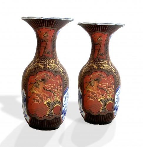  - A pair of Arita lacquered porcelain vases. Japan Meiji period