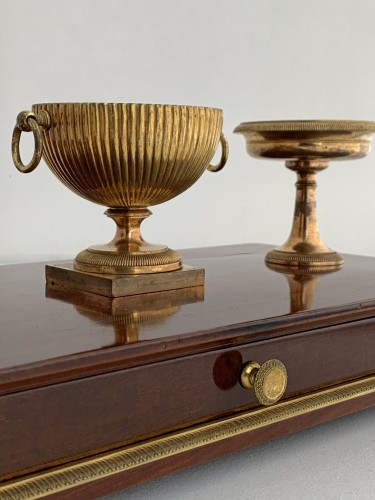 An Empire ormolu mounted mahogany inkstand - Decorative Objects Style 