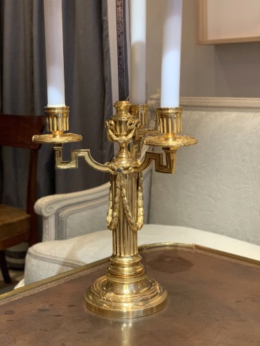 A pair Louis XVI of gilt-bronze bouillotte lamps - 
