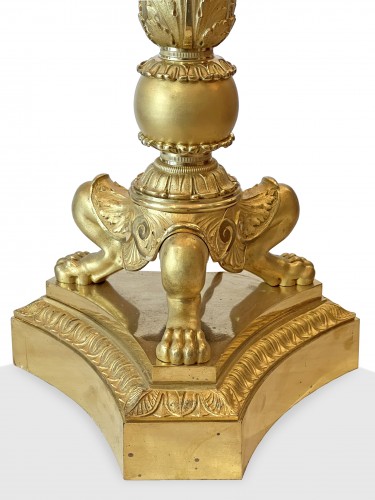 A pair of chased and gilded bronze Candelabra. Paris by 1820 - Lighting Style Restauration - Charles X