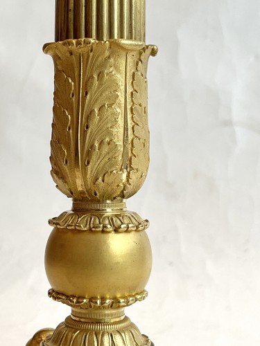Paire de candélabres en bronze doré d'époque Restauration - Galerie Philippe Guegan