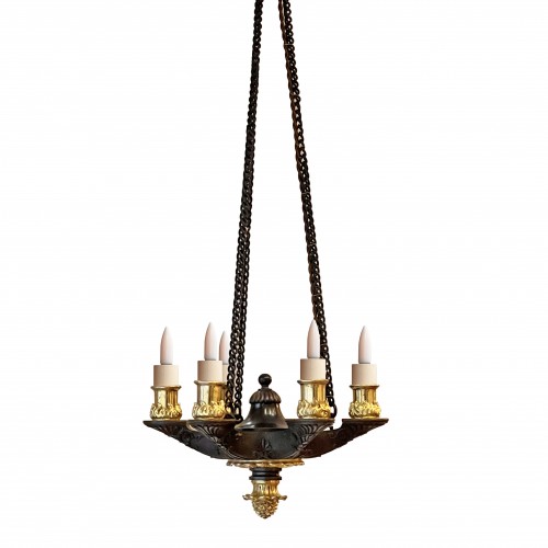 Restauration - Charles X - A six-light gilt and patinated bonze chandelier by 1820