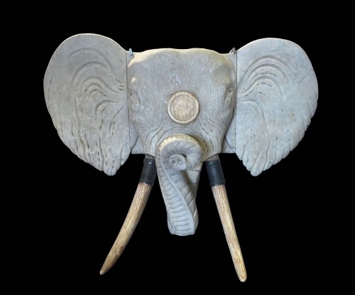 Marble elephant head, Italy 19th century - Decorative Objects Style 