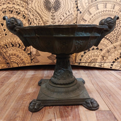 Objet de décoration Cassolettes, coupe et vase - Vasque en bronze d'Antonio Pandiani, Italie19e siècle