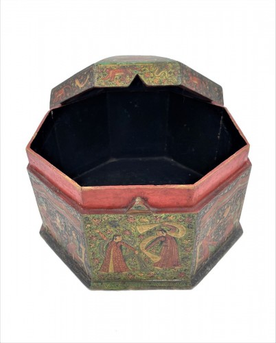 Qajar &quot;papier-mâché&quot; box, 19th century - 