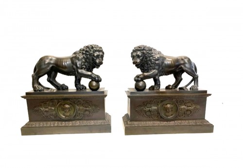 Pair of patinated bronze lions - Italy 1800