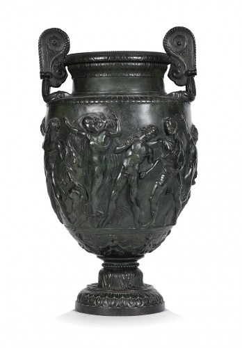 Hammered copper vase of the Grand Tour