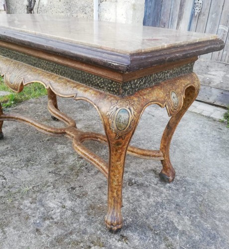 Lacquered wooden middle table, Spain 18th century - Furniture Style 