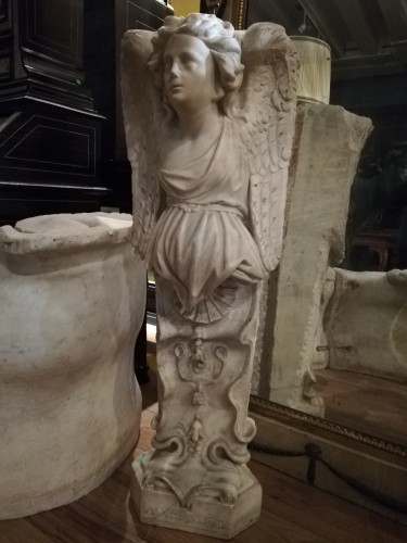 Carrara marble corner caryatid, Italy 18th century - Sculpture Style 