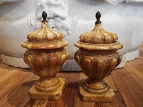 Pair of covered vases Italy 17th century - Decorative Objects Style Louis XIV