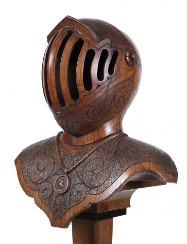 Carved wooden helmet, Italy 19th century - 