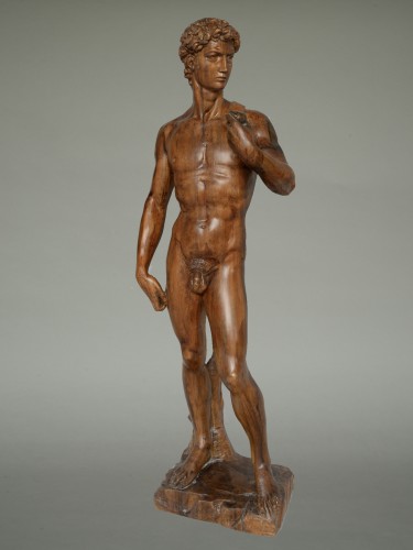 David de Florence, bois de noyer sculpté vers 1900 - Sculpture Style Art nouveau