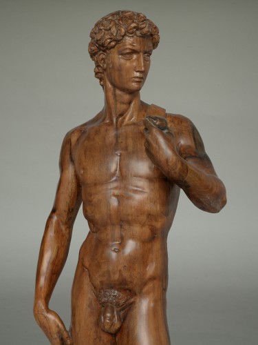 David de Florence, bois de noyer sculpté vers 1900 - Galerie Puch