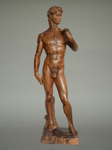 Art nouveau - David de Florence, bois de noyer sculpté vers 1900