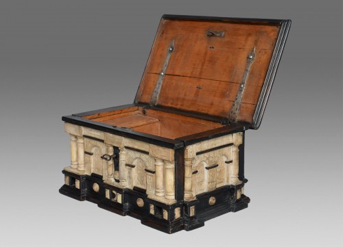Antiquités - Renaissance alabaster and ebonized wood box circa 1630