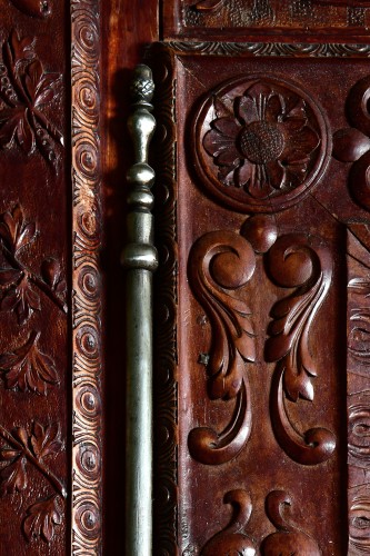Antiquités - Armoire Mexicaine du XIXe siècle