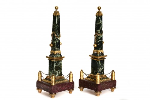 Paire d'obélisques en marbre, Rome circa 1780 - Objet de décoration Style Louis XVI