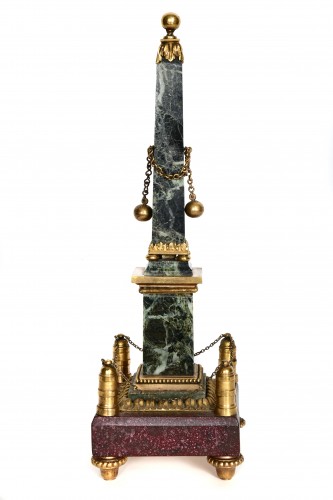 Objet de décoration Cassolettes, coupe et vase - Paire d'obélisques en marbre, Rome circa 1780