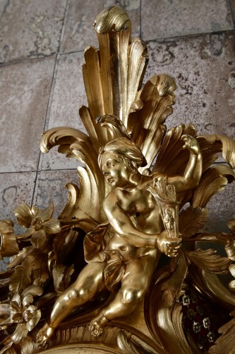 Cartel en bronze doré d'époque Louis XV - Horlogerie Style Louis XV