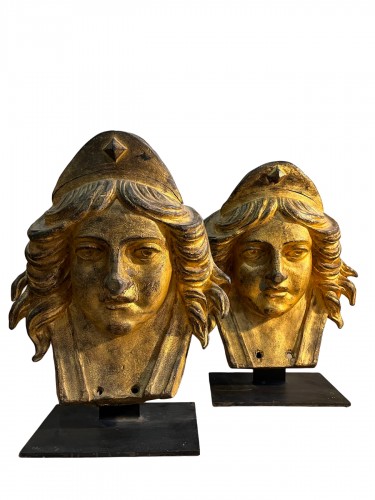Paire de masques en plomb doré, France XIXe siècle