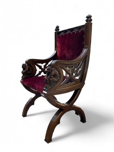 Antiquités - Two Neo-Gothic armchairs