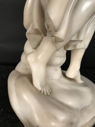XIXe siècle - Vénus Ebe en marbre, Italie vers 1840