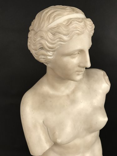 Vénus de Milo en marbre, Italie milieu du XIXe siècle - Sculpture Style 