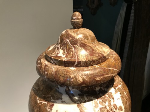 Paire de vases en marbre - Jean-François Regis