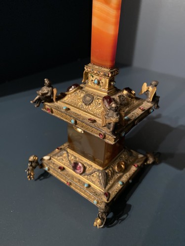 Petite croix en agate, travail viennois du XIXe siècle - Jean-François Regis