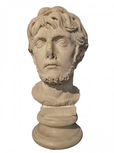 Tête en marbre du 17e siècle représentant un empereur Romain