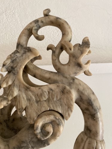 Antiquités - Pair of ewers in alabaster