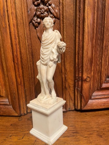 Sculpture Sculpture en Marbre - Deux sculpture en albâtre représentent Bacchus, fin 18e