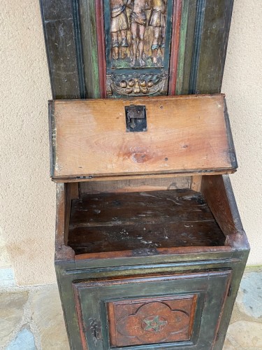 Oratoire en bois sculpté peint du 17e siècle - 
