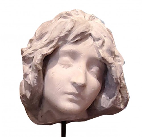 Sculpture  - Head of a woman, marble attributed to Raoul Larche