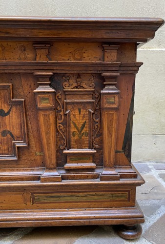 Antiquités - German chest, 17th century 