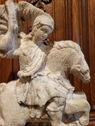 Saitnt-Michel en albâtre, 17e siècle - Art sacré, objets religieux Style 