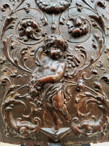 Panneau de cuir à décor de putti, fin 16e - 