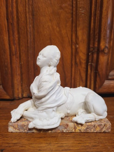 Madame du Barry en sphinge, début 19e - Céramiques, Porcelaines Style 