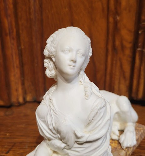 Céramiques, Porcelaines  - Madame du Barry en sphinge, début 19e