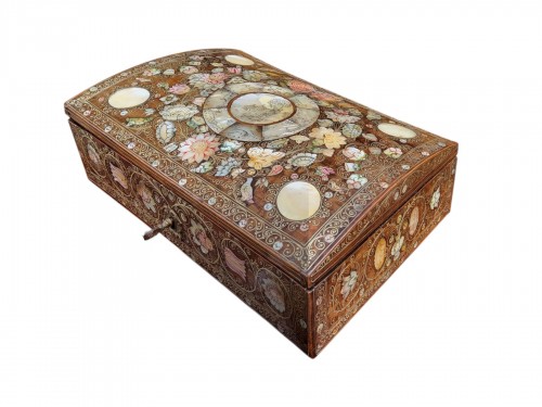 Spa wood and mother-of-pearl box Louis XIV period