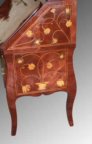 Scriban in floral marquetry, attributed to Nicolas Couleru - Furniture Style Louis XV