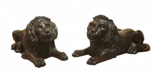 Paire de lion en bois - Galerie Saint Martin