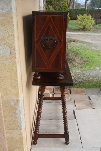 Antiquités - Italian cabinet, 17th century in walnut and scales