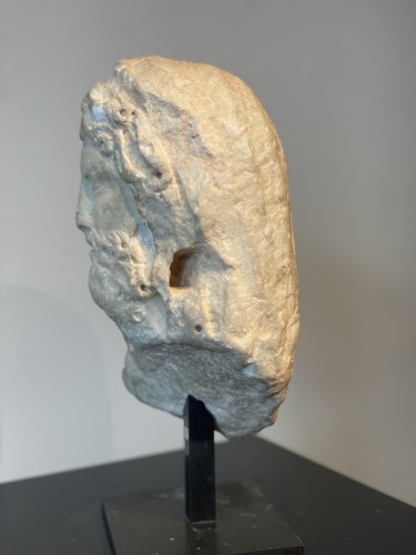 Archéologie  - Tête d’homme voilé Art romain