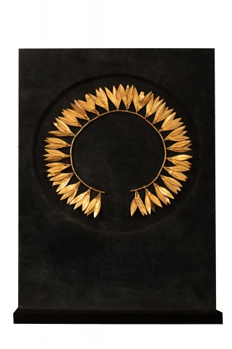 Laurel crown