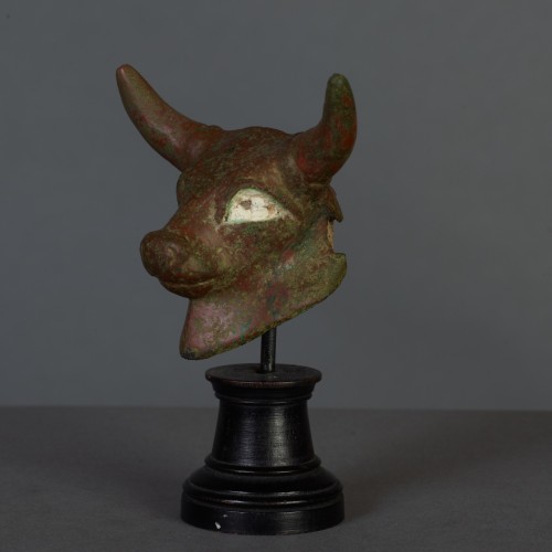 Head of bull, Mesopotamia 3rd millennium BC - Ancient Art Style 