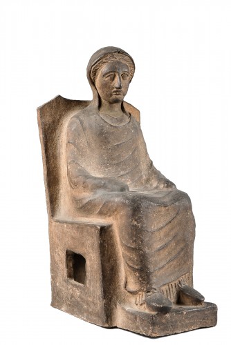 Seated lady Etruscan art, 4th century BC