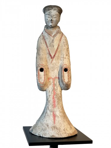 MINGQI Statue representing a standing lady