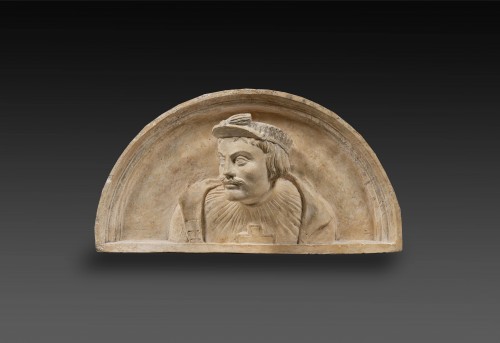 Virebent pediments with bust portraits in the Renaissance style, Toulouse,  - 