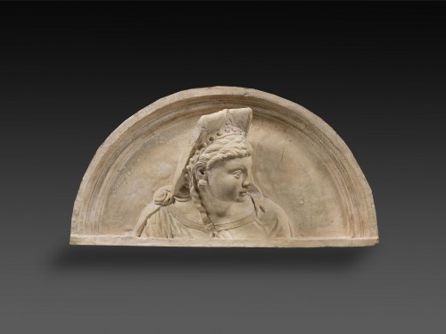 19th century - Virebent pediments with bust portraits in the Renaissance style, Toulouse, 